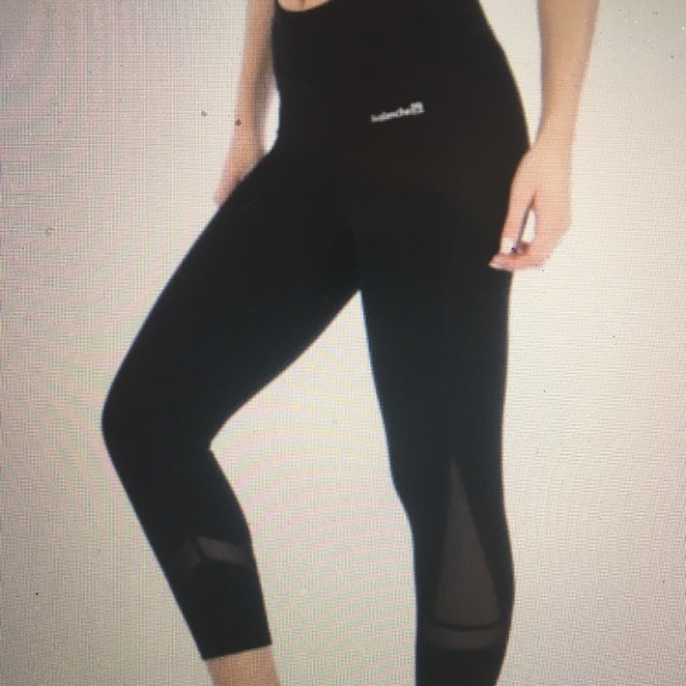 Avalanche airline capris